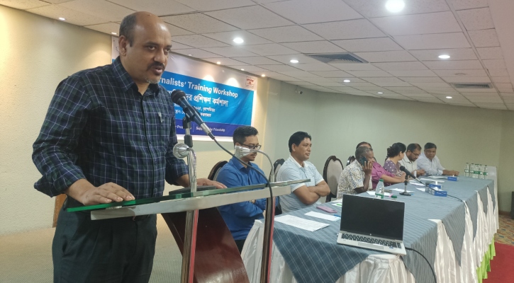 মানবিক করিডোর নিয়ে সরকার কোনো সিদ্ধান্ত নেয়নি: আজাদ মজুমদার 